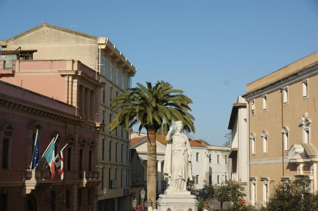 Residenza D'Epoca Regina D'Arborea Oristano Bagian luar foto